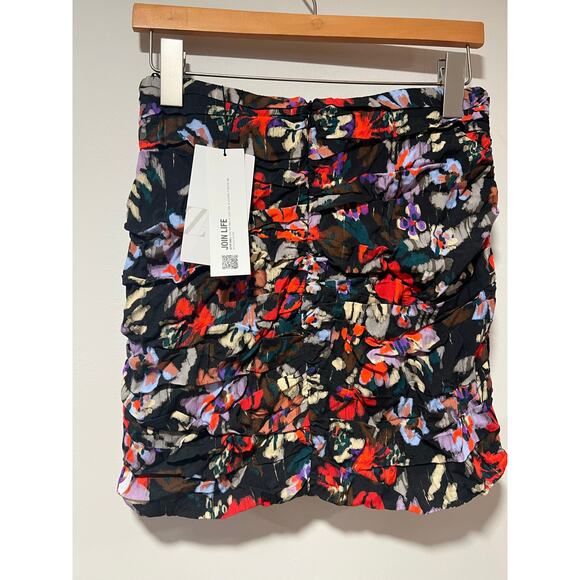 Zara High Waisted Mini Skirt Black & Red Floral Print Ruffles Viscose Sz Medium - Picture 9 of 11